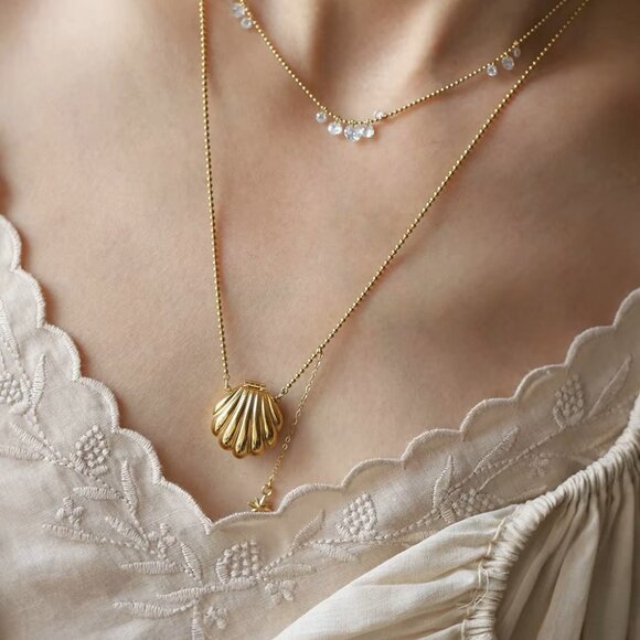 Gold Seashell Pearl Pendant Necklace Locket with Star Charm Ocean Jewelry Gift - Picture 6 of 6